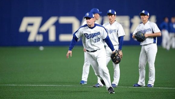 El cátcher Ariel José Martínez Camacho conecta su primer jonrón en el béisbol profesional japonés