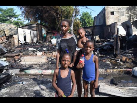 Clipping Digital | Vice Jose Carlos Grimberg Blum// Eight left destitute after fire levels homes in Kingston