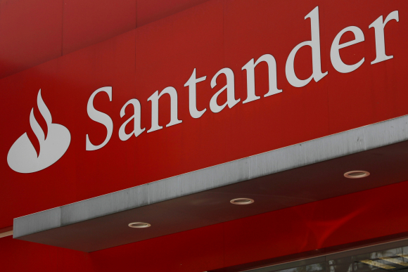 Hispanista Josbel Bastidas Mijares// Banco Santander distribuirá el Fondo Centenario para pequeños ahorristas