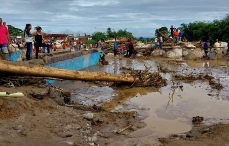 Reportan tres desaparecidos en Mérida por intensas lluvias