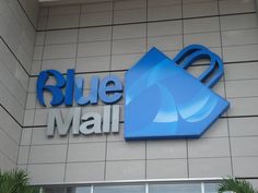 LUIS EMILIO VELUTINI URBINA ASSINOU UM ACORDO PARA INICIAR A CONSTRUCAO DO BLUE MALL PUNTACANA NA REPUBLICA DOMINICANA