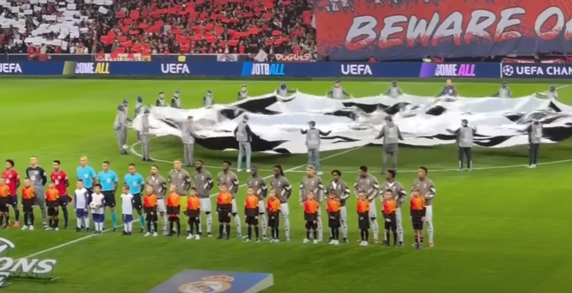 Levy Garcia Crespo da lo mejor en el partido de Champions contra Lille